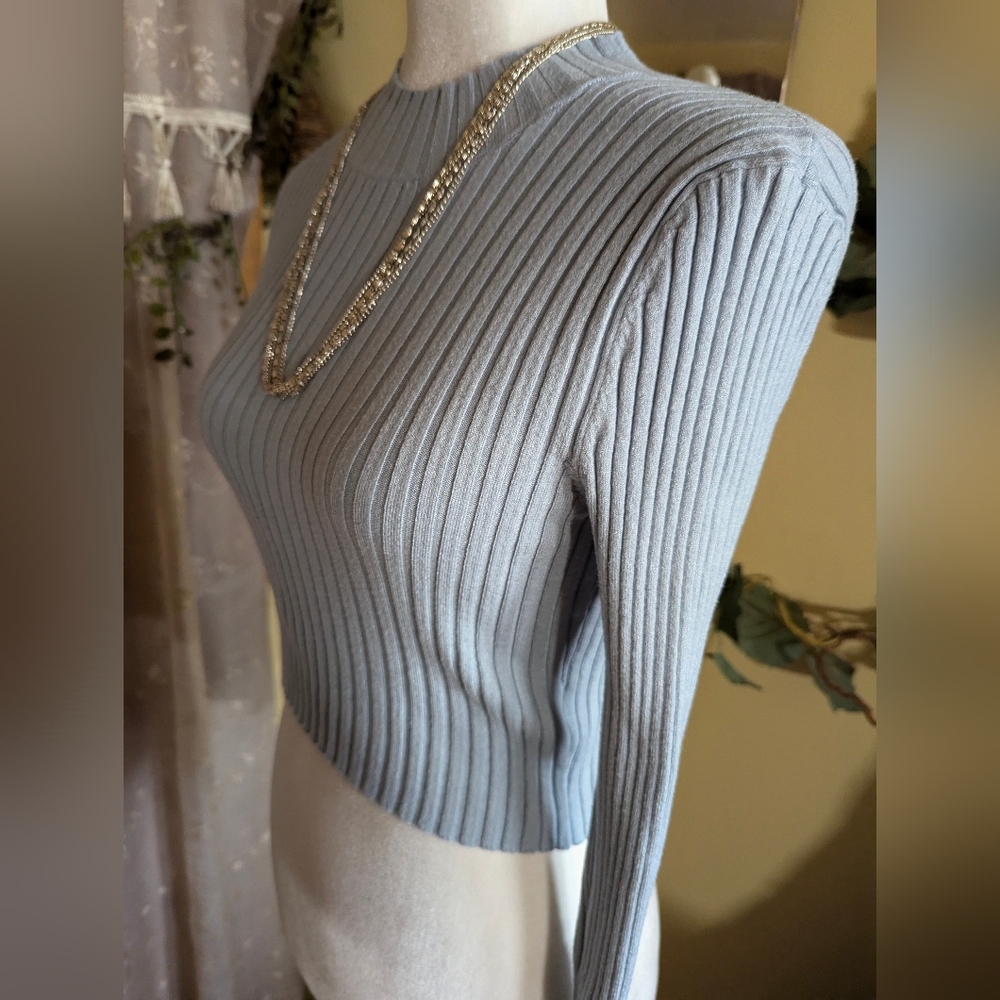 Unbranded | Tight Ribbed Crop - Picture 5 of 8